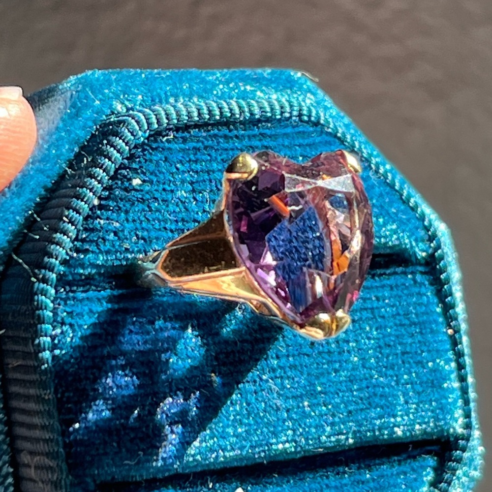 5.3 Grams 14K Yellow Gold Amethyst Heart Ring- Size 5 - Picture 6 of 15